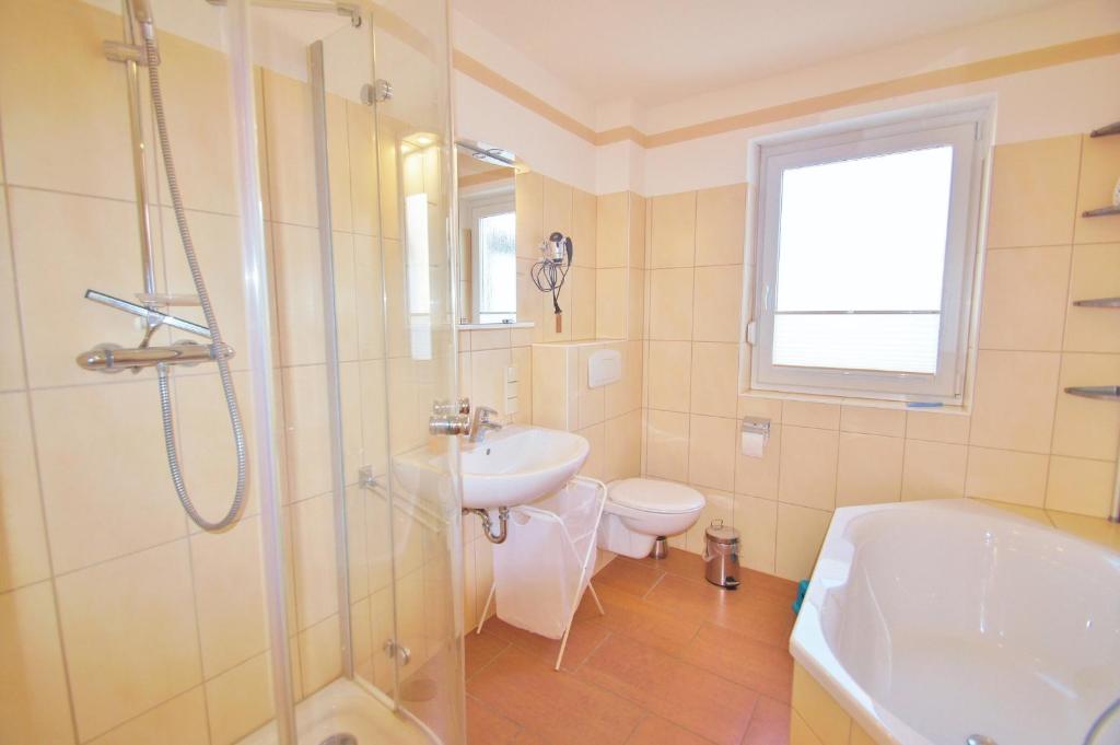 Huus bi de Kark EG room 5